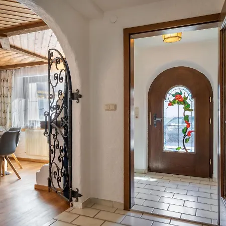 Apartamento Nadine-8 By Interhome